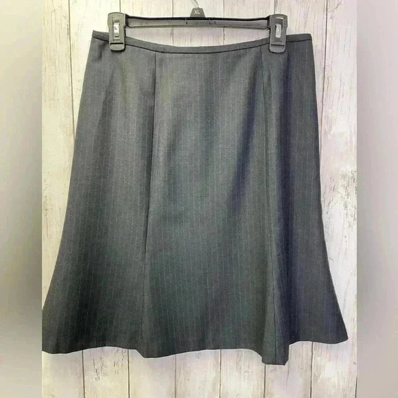 Calvin Klein skirt suit size 8p Color Black with pin stripe pattern/Work/Career - Picture 13 of 16